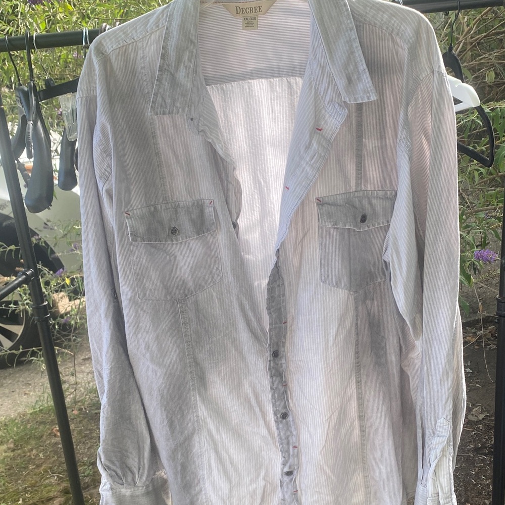 Decree Men's Light Gray Button Down Shirt